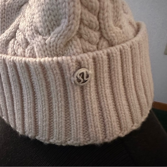 Lululemon Preowned Knit Pom Beanie main image 6